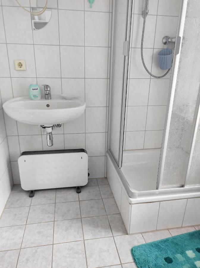 Schoene Gemuetliche Ferienwohnung Am Saaleradweg Grosseutersdorf Esterno foto
